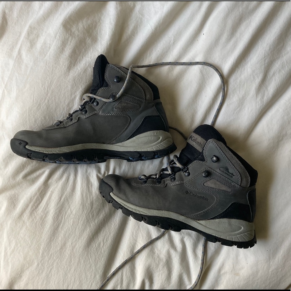 Columbia Newton Ridge waterproof hiking boots